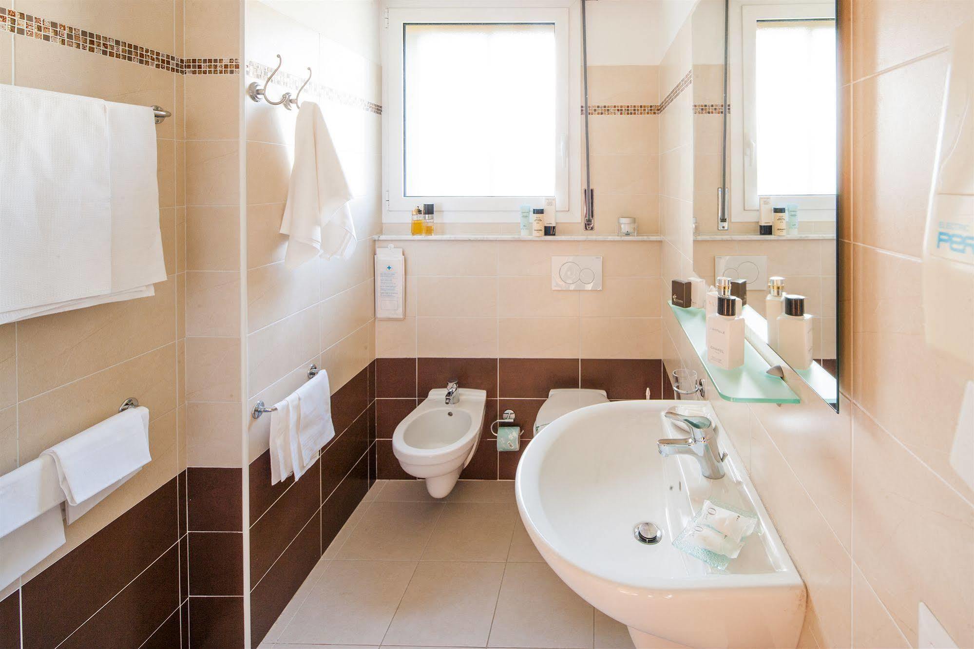 Hotel Virginia Diano Marina Extérieur photo