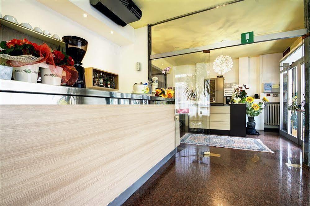 Hotel Virginia Diano Marina Extérieur photo