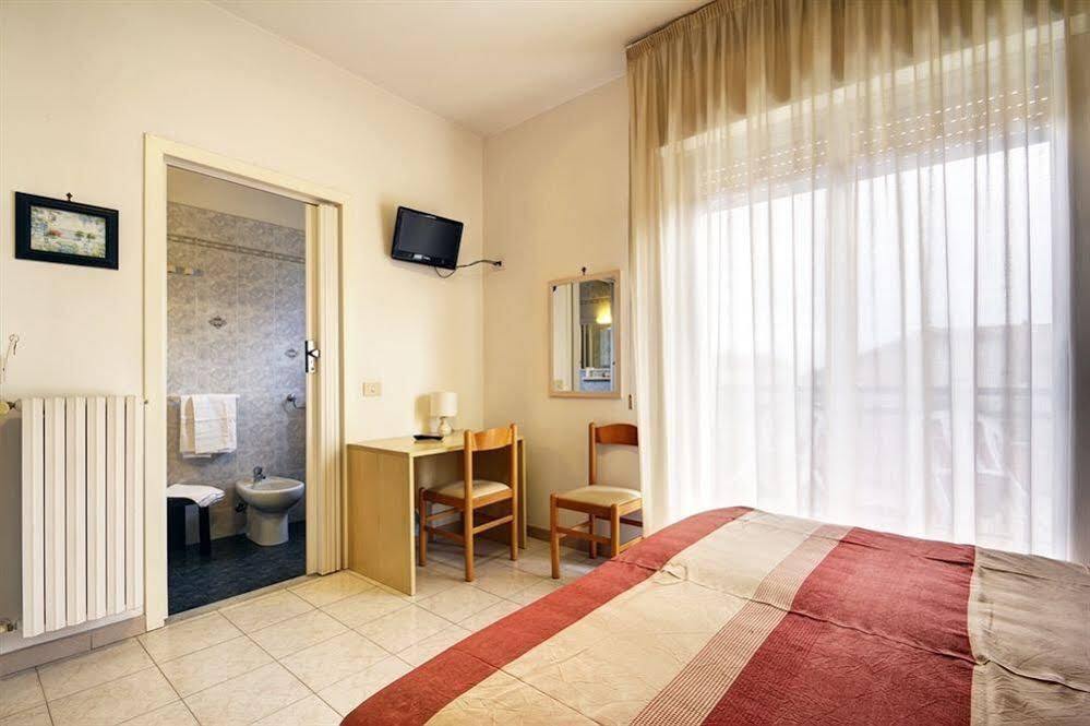 Hotel Virginia Diano Marina Extérieur photo