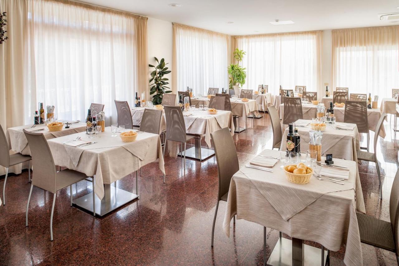 Hotel Virginia Diano Marina Extérieur photo